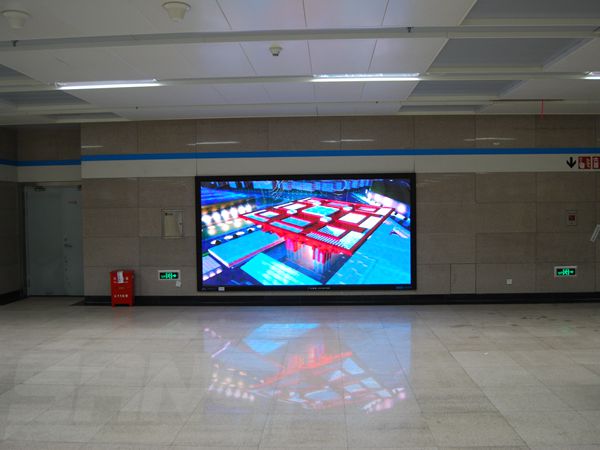 上海8號線虹口足球場室內全彩屏
