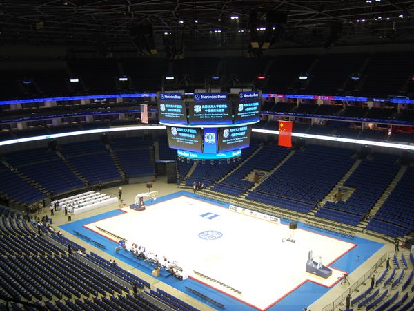 上海奔馳-梅賽德斯文化中心室內led全彩顯示屏