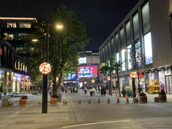 安全與便利兼得,智慧燈桿,新增Wi-Fi,緊急呼叫服務(wù)