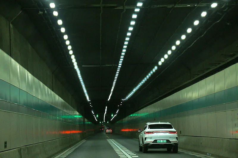 新聞聯(lián)播報(bào)道,北橫通道通車(chē),三思助力,上海,東西大動(dòng)脈,全線貫通