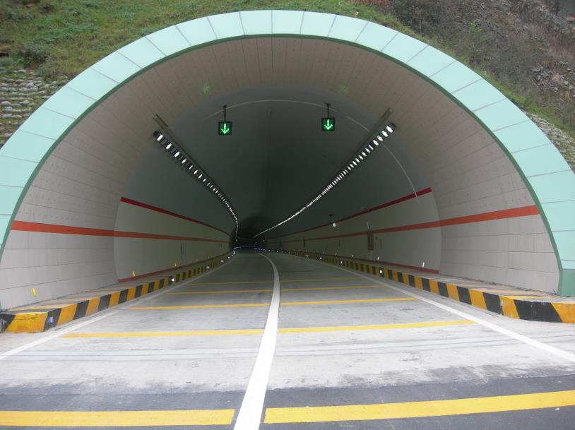 智能調光系統,應對,隧道能見度,變化